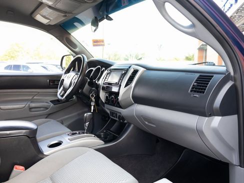 Used 2014 Toyota Tacoma PreRunner image 20