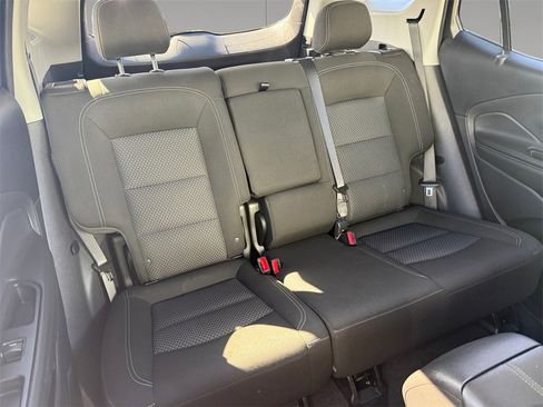 Used 2024 GMC Terrain SLE image 18