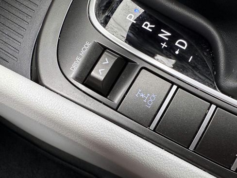 Used 2024 Hyundai Kona SE AWD/4WD image 27