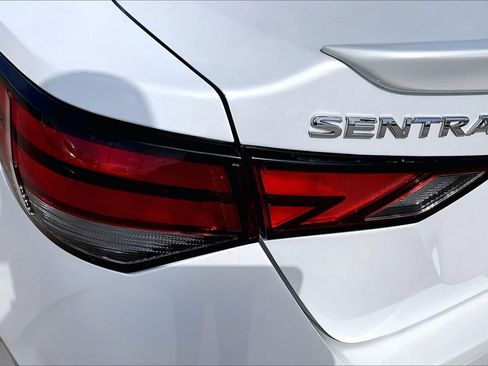 Used 2021 Nissan Sentra SR FWD image 29