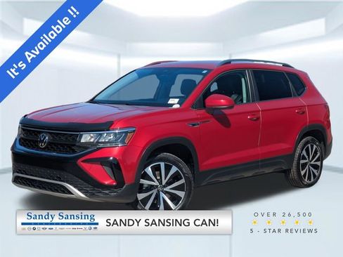 Used 2024 Volkswagen Taos SE FWD image 1