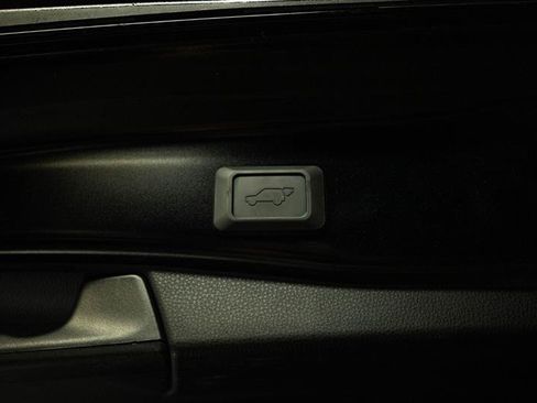 Used 2019 Toyota RAV4 Adventure AWD/4WD image 8