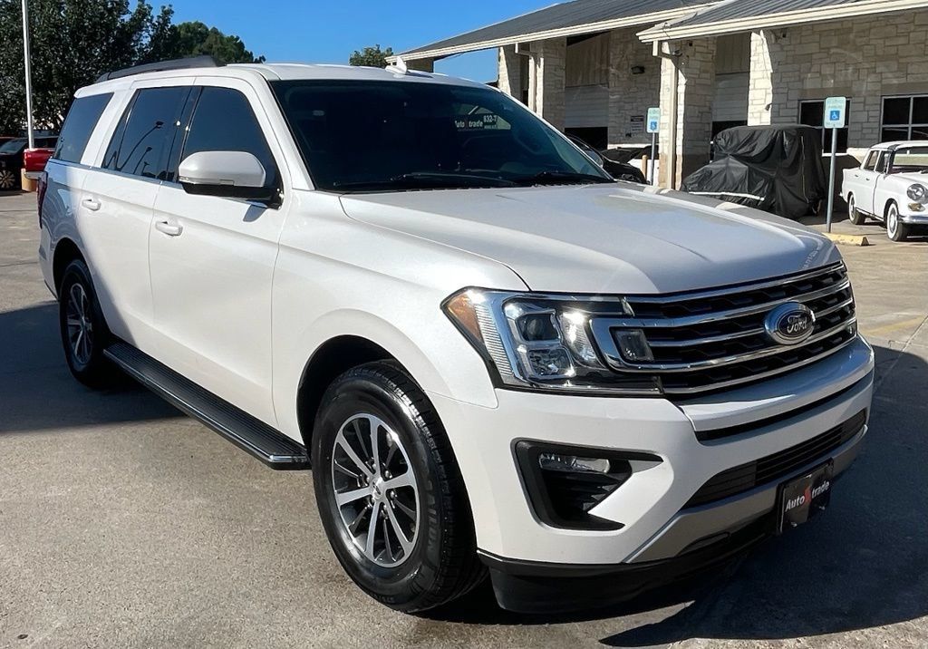 Used 2019 Ford Expedition XLT w/ Equipment Group 202A RWD image 2