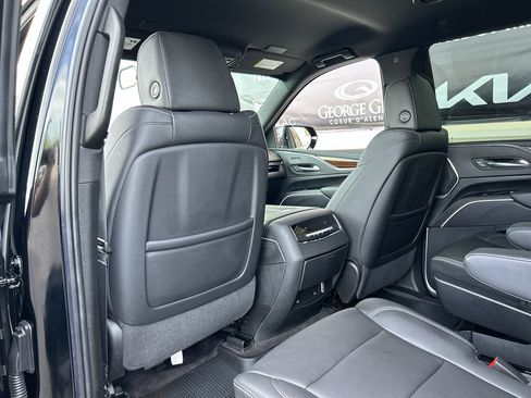 Used 2022 Cadillac Escalade Luxury w/ LPO, Floor Liner Package AWD/4WD image 12