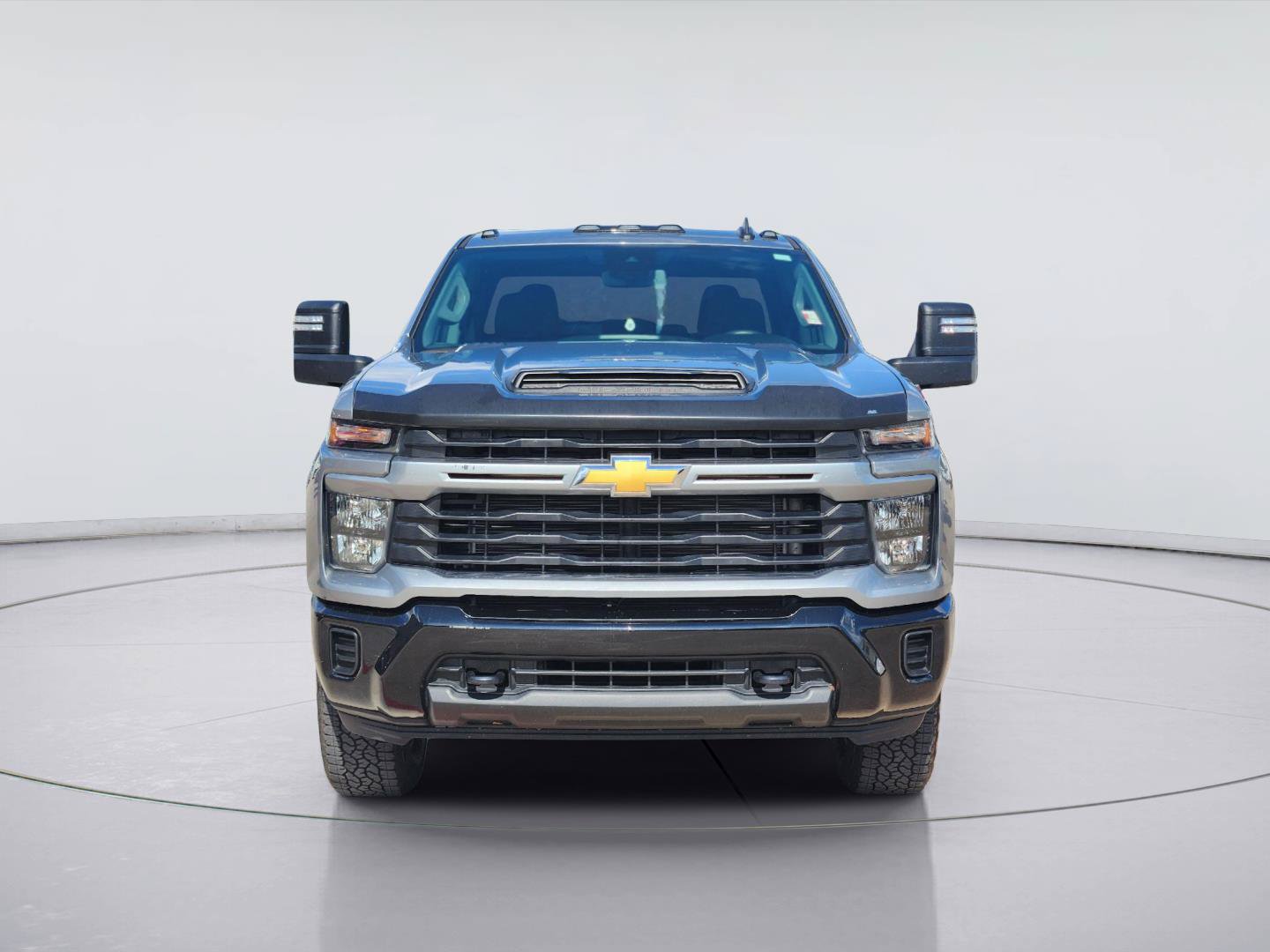 Used 2024 Chevrolet Silverado 2500 Custom w/ Custom Convenience Package AWD/4WD image 2