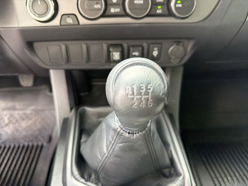 Used 2021 Toyota Tacoma TRD Sport AWD/4WD image 23