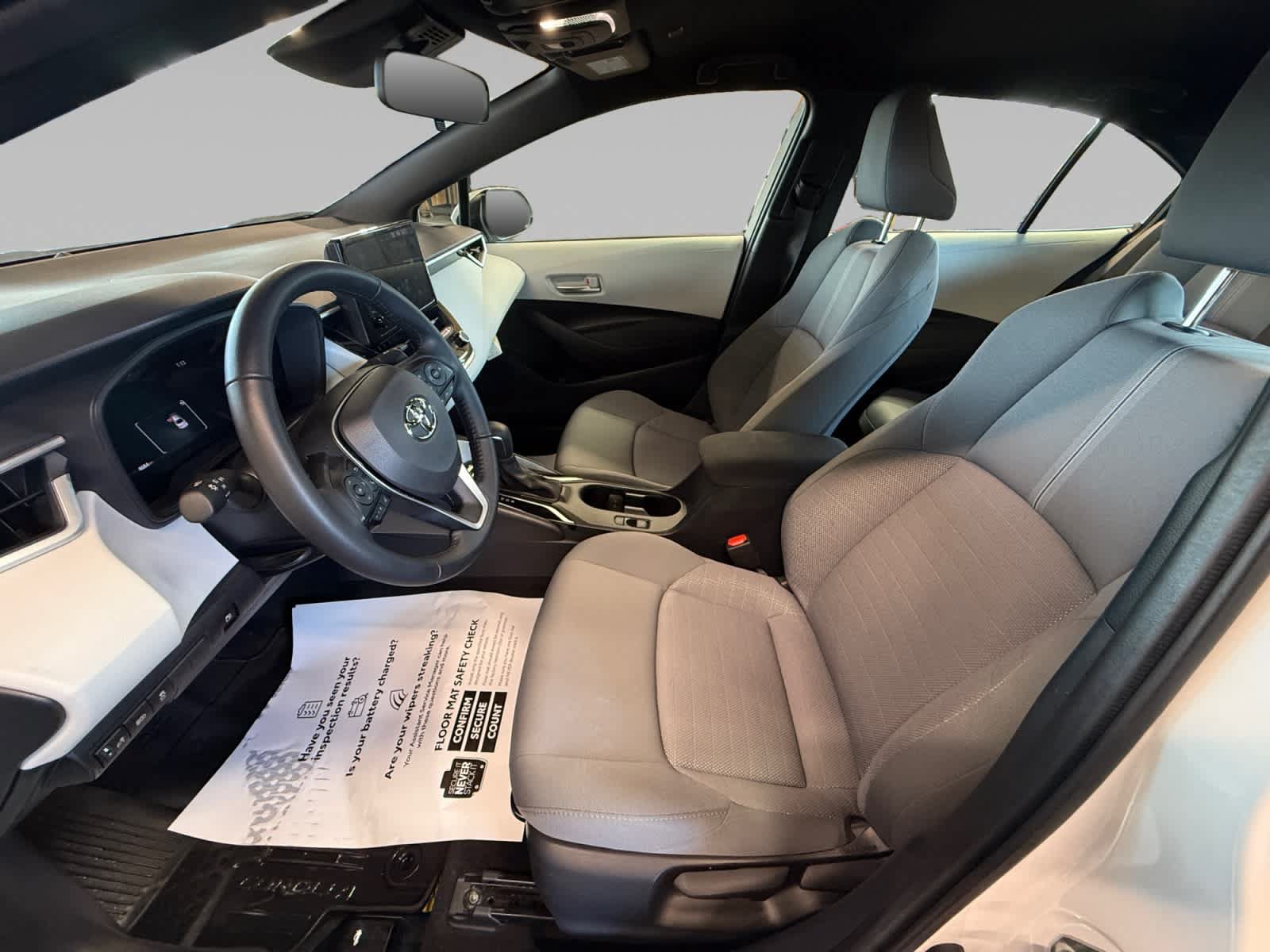 Used 2026 Toyota Corolla SE FWD image 11