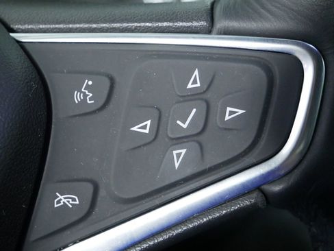 Used 2019 Chevrolet Equinox LT AWD/4WD image 25