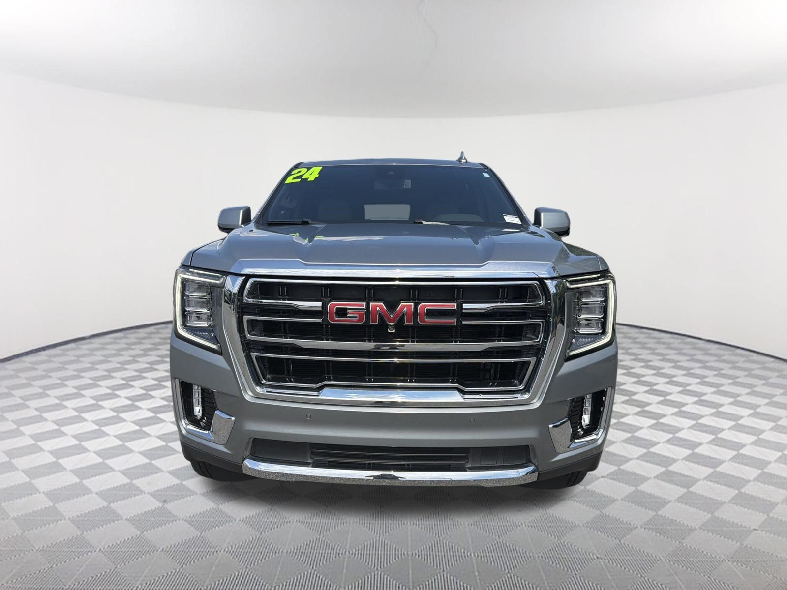 Used 2024 GMC Yukon SLT w/ SLT Luxury Package AWD/4WD image 2