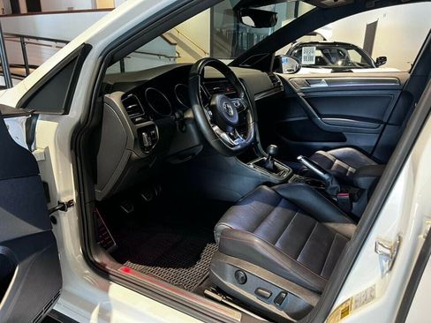 Used 2019 Volkswagen Golf 4-Door FWD image 10