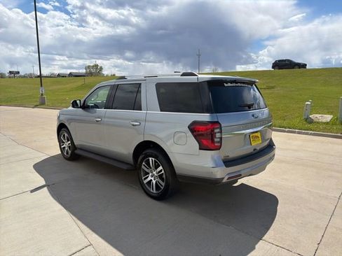 Used 2024 Ford Expedition Limited AWD/4WD image 5