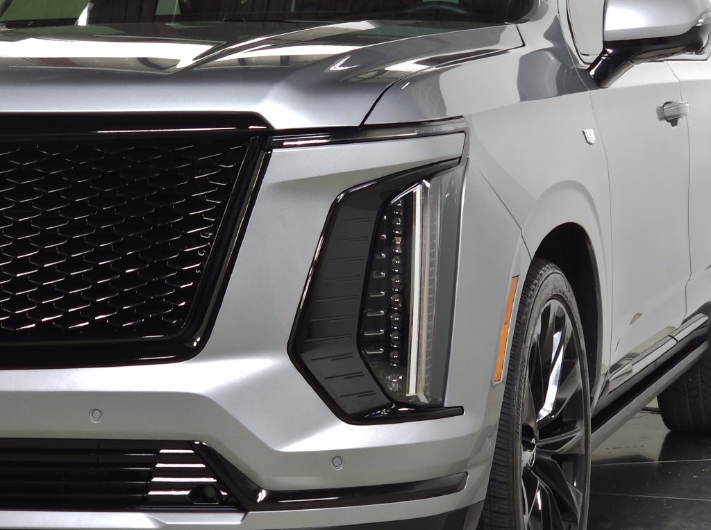 Certified 2025 Cadillac Escalade Sport Platinum w/ LPO, ONYX Package AWD/4WD image 12