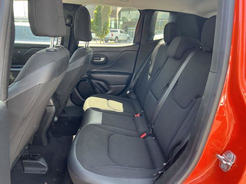 Used 2018 Jeep Renegade Altitude AWD/4WD image 26