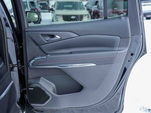 Used 2026 Chevrolet Traverse RS image 25