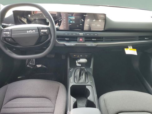 New 2025 Kia K4 EX FWD image 18