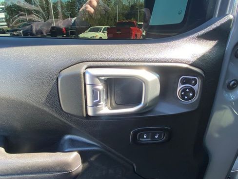 Used 2019 Jeep Wrangler Unlimited Sport S image 11