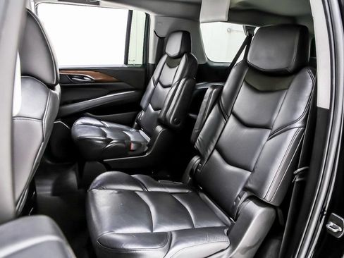 Used 2018 Cadillac Escalade ESV Premium Luxury AWD/4WD image 31