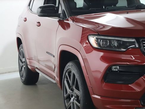 Used 2024 Jeep Compass Limited w/ High Altitude Package image 8