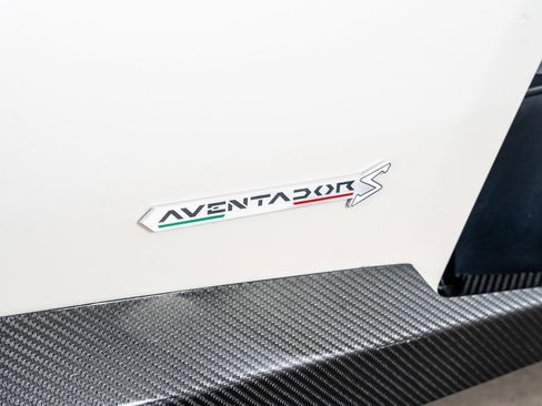 Used 2017 Lamborghini Aventador S image 24