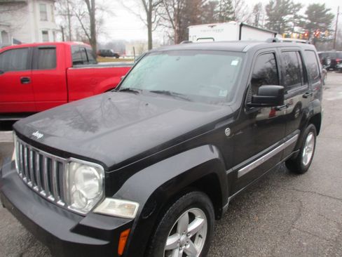 Used 2010 Jeep Liberty Limited image 2
