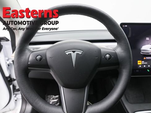 Used 2023 Tesla Model 3 Standard Range image 10
