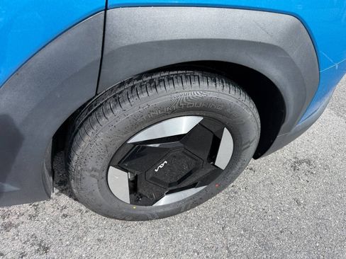 Used 2024 Kia EV9 Wind AWD/4WD image 17