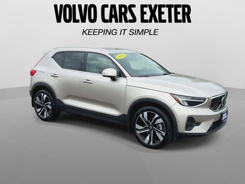 Certified 2024 Volvo XC40 B5 Plus w/ Climate Package AWD/4WD image 2