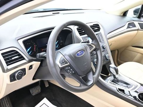 Used 2013 Ford Fusion SE image 15