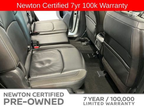 Used 2024 Nissan Pathfinder SL AWD/4WD image 19