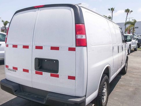 Used 2021 Chevrolet Express 2500 RWD image 9