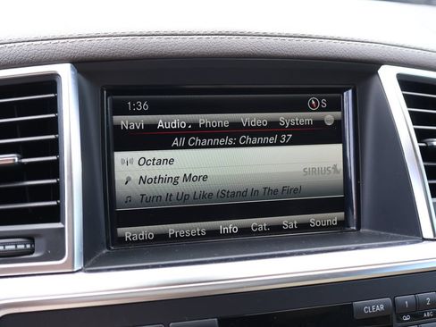Used 2013 Mercedes-Benz GL 450 4MATIC image 36