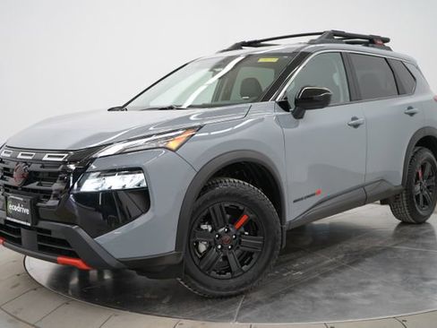 Used 2025 Nissan Rogue SV AWD/4WD image 1