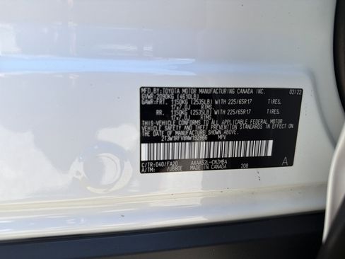 Used 2022 Toyota RAV4 XLE image 35