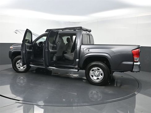 Used 2017 Toyota Tacoma SR5 image 35