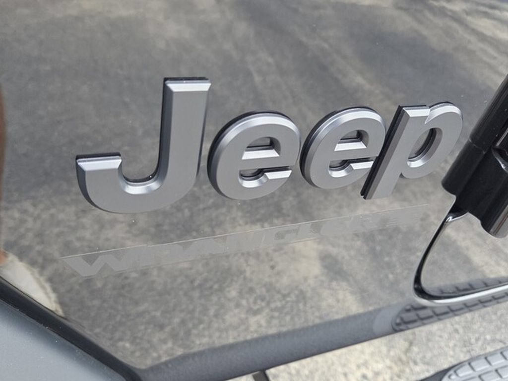 Used 2026 Jeep Wrangler Sport AWD/4WD image 17