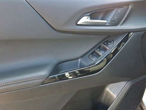 Used 2025 Chevrolet Equinox LT image 16