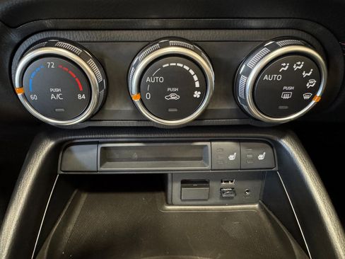Used 2017 FIAT 124 Spider Abarth image 67