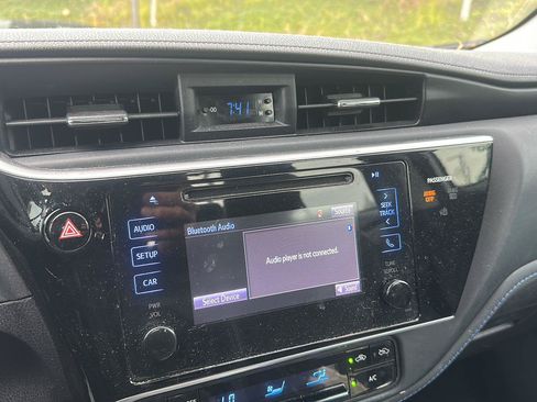 Used 2017 Toyota Corolla SE w/ Carpet Mat Package (TMS) FWD image 12