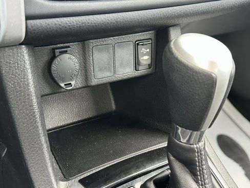 Used 2017 Toyota Corolla LE image 15