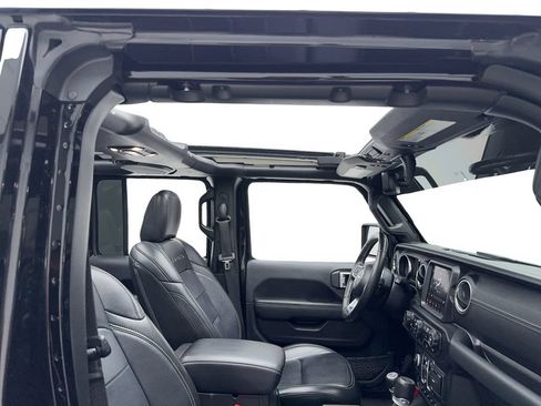 Used 2022 Jeep Wrangler Unlimited Sahara w/ Cold Weather Group AWD/4WD image 37