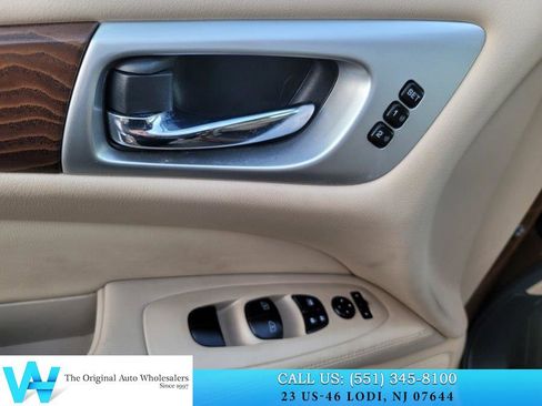 Used 2017 Nissan Pathfinder Platinum w/ Family Entertainment Package image 10