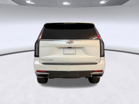 Used 2023 Cadillac Escalade Premium Luxury AWD/4WD image 10