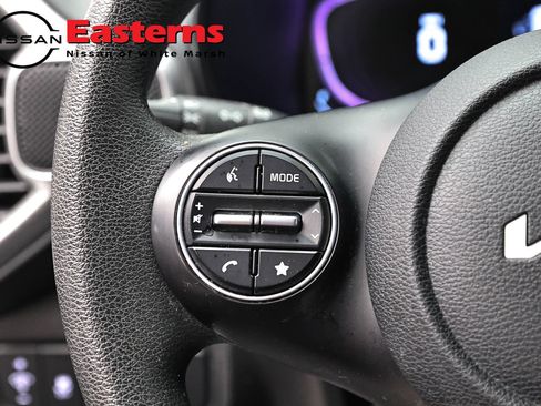 Used 2023 Kia Soul LX w/ LX Technology Package FWD image 15