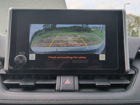 Used 2024 Toyota RAV4 XLE FWD image 20