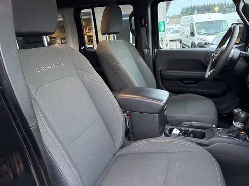 Used 2024 Jeep Wrangler Unlimited Sahara AWD/4WD image 10