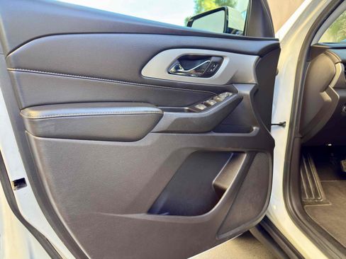 Used 2018 Chevrolet Traverse LT w/ LPO, Black Accent Package image 30