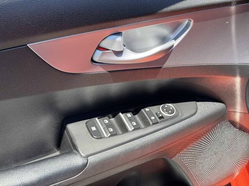 Used 2022 Kia Forte LXS FWD image 29