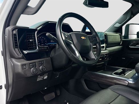 Used 2024 Chevrolet Silverado 2500 LTZ w/ LTZ Plus Package image 10