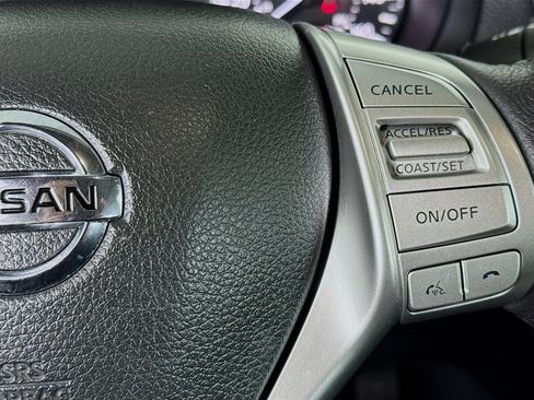 Used 2017 Nissan Altima 2.5 SL w/ Moonroof Package image 14