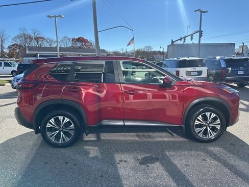 Used 2023 Nissan Rogue SV image 5